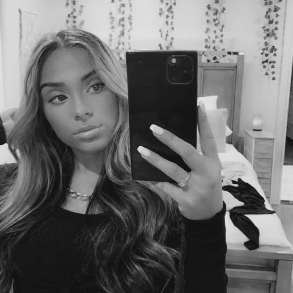 Meet your Posher, Nicole